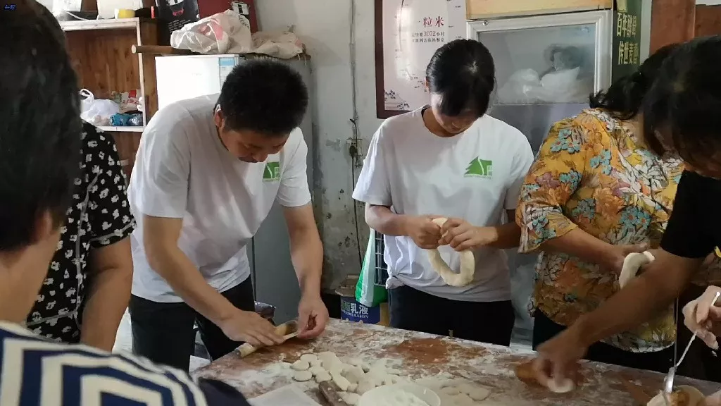 集体包饺子活动
