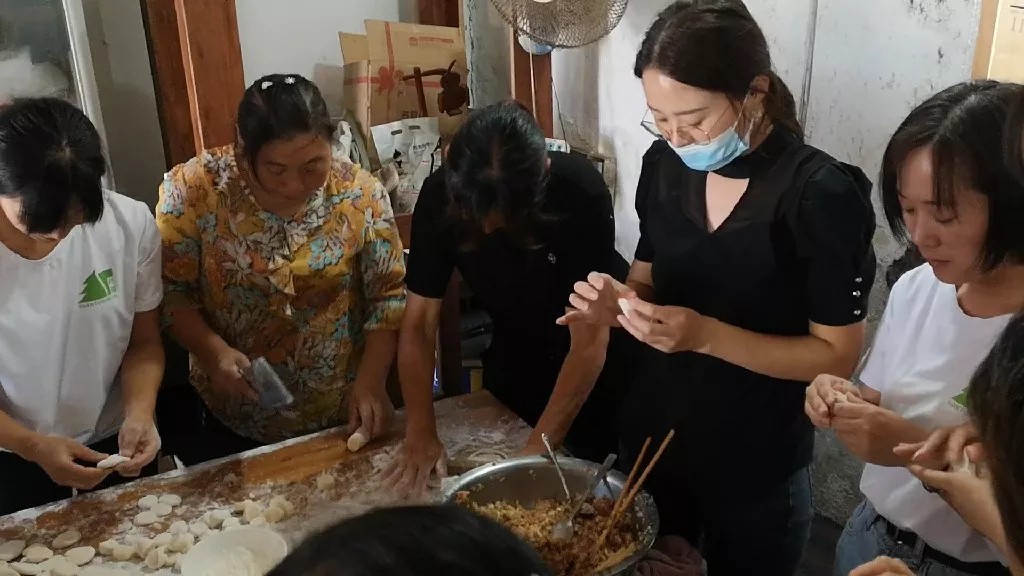 集体包饺子活动